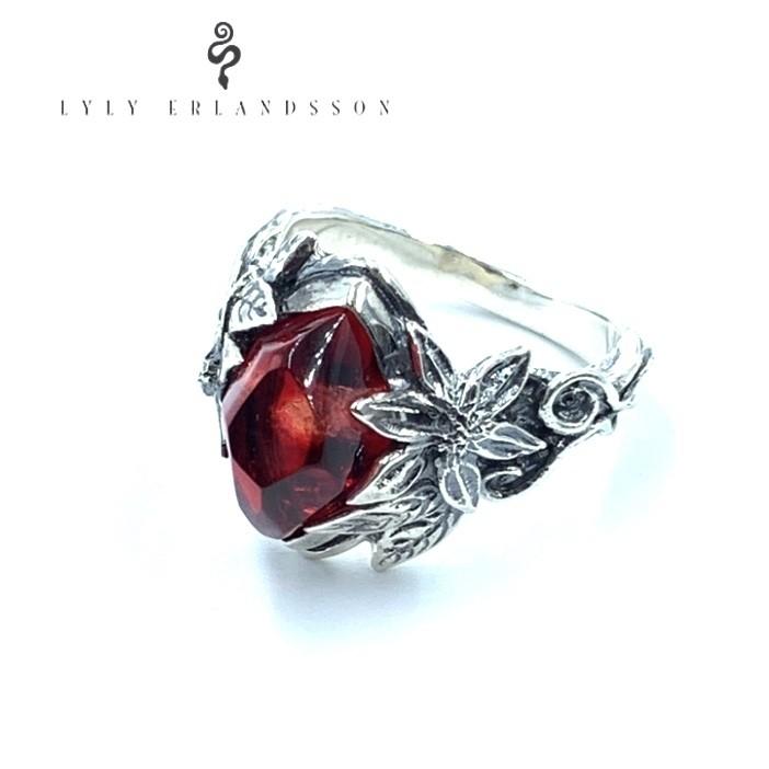 リリーエルランドソン  アリアリング 8号　赤系 LYLY ERLANDSSON/リリーエルランドソン リング the ARIA/ザ アリア red