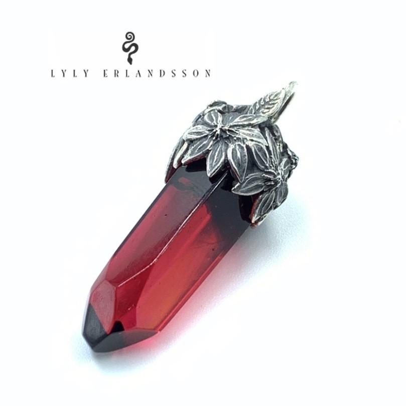 LYLY ERLANDSSON/リリーエルランドソン ペンダント the GHOST tiny RED 