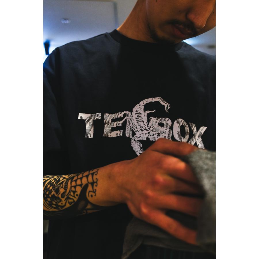 全2色 TENBOX 10匣 テンボックス Tシャツ Scorpion S/S TEE チャコール 