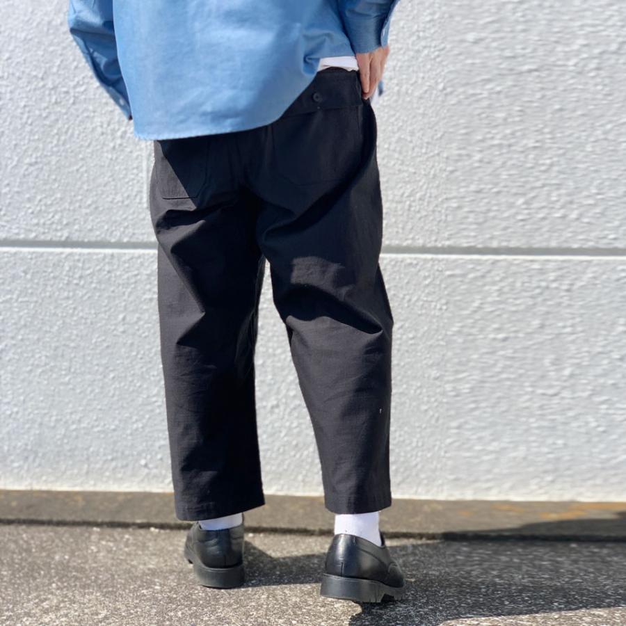 WILD THINGS（ワイルドシングス） クロップドパンツ LIGHT BACK SATIN