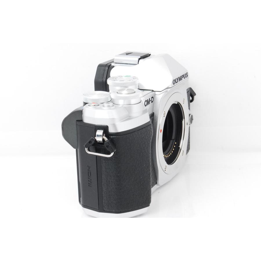 OM-D OLYMPUS オリンパス E-M10 Mark III シルバー レンズキット