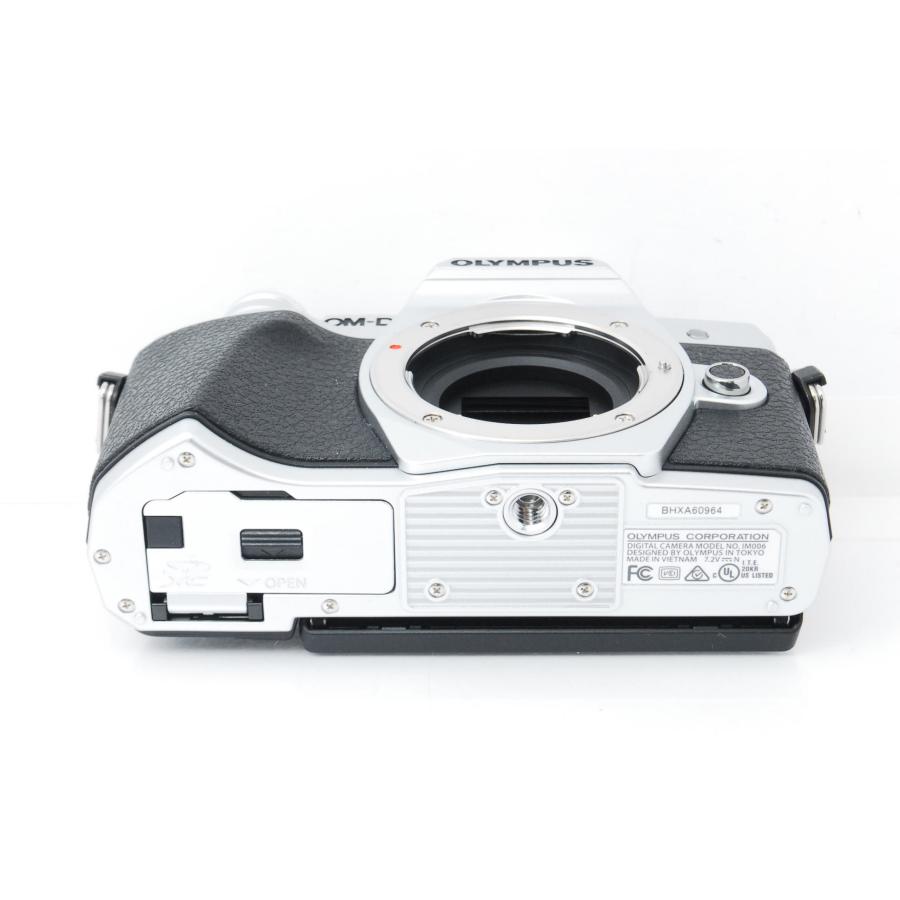 OM-D OLYMPUS オリンパス E-M10 Mark III シルバー レンズキット