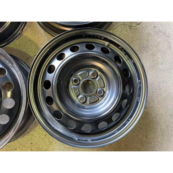 新品タイヤ付きトヨタアクア　ヤリス　ヴィッツ　ポルテフィールダ185/60R15 新品タイヤ付きトヨタアクア ヤリス ヴィッツ ポルテフィールダ