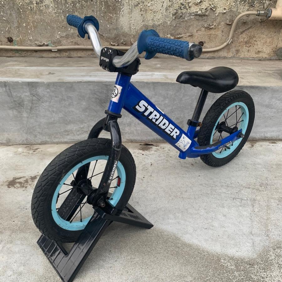 ストライダースタンド キッズバイク キックバイク へんしん ストライダースタンド キッズバイク キックバイク へんしん