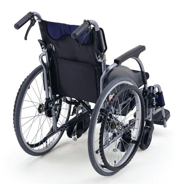 【良品✨送料無料】Miki 軽量車椅子 カルッタ CRT-3LoB 自走＆介助 ミキ 車椅子 軽量 コンパクト CRT-3LoB 折りたたみ 低座面 自走用 自動