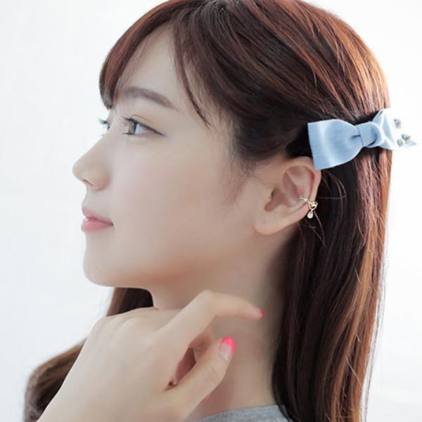 イヤーカフ チャーム ゴールド シルバー ビジュー キラキラ キュービックジルコニア ジルコン 揺れる ゆれる |  | 10