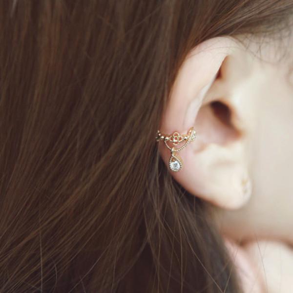 イヤーカフ チャーム ゴールド シルバー ビジュー キラキラ キュービックジルコニア ジルコン 揺れる ゆれる |  | 02