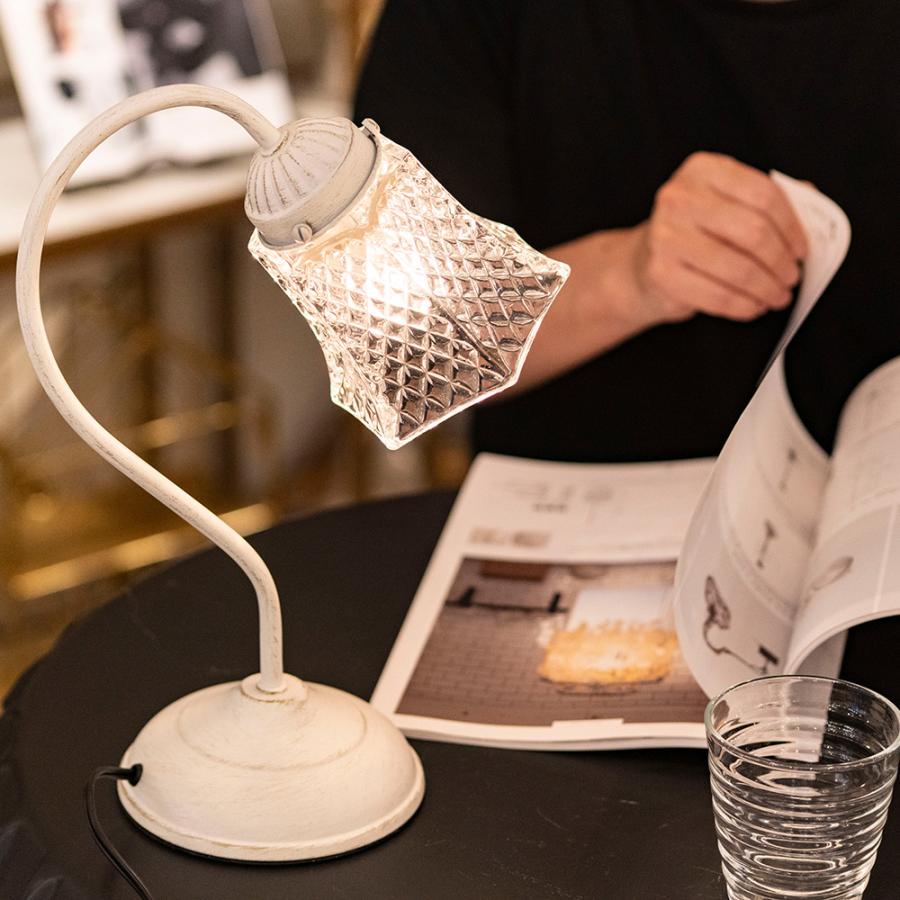 ♡スペイン製　テーブルランプ　チューリップ型ガラスシェードお洒落♡ ♡スペイン製 テーブルランプ チューリップ型ガラスシェード
