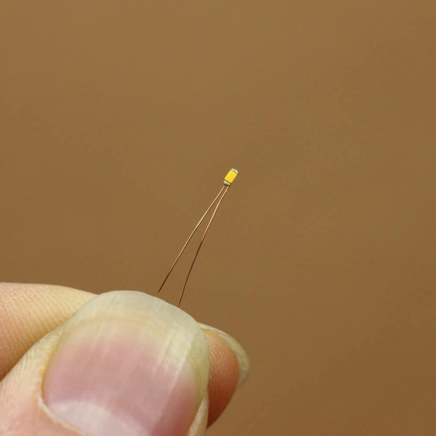早い者勝ち ミニチュア 0 1mm銅線 配線付き Smd 0603 チップｌｅｄ 赤色 本入り 電車模型 鉄道模型 建物模型 模型電飾 ジオラマ Spa Rumba Fr