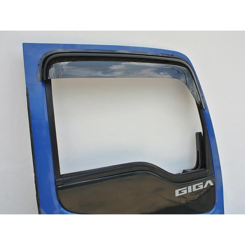 いすゞ 初代ギガ 320フォワード ドアバイザー 純正 より幅広