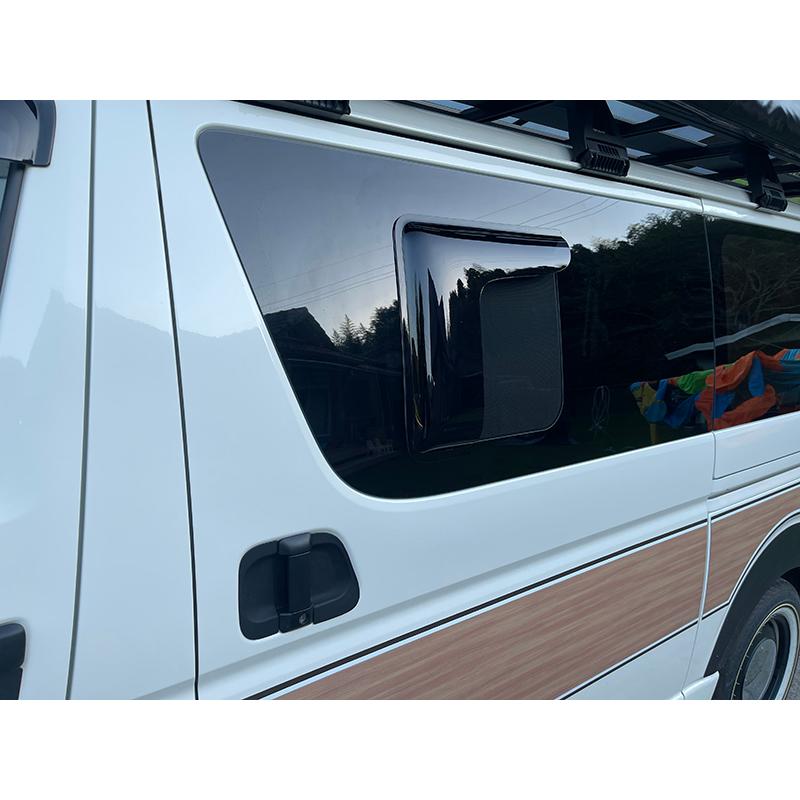 ハイエース 200系 小窓 バイザー 4型以降 片側 ダーク パーツ : マッド