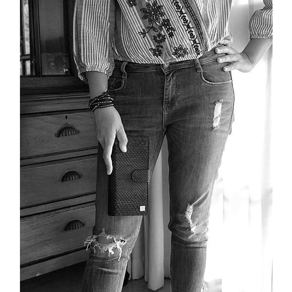 廃盤売り切りのため値下げ！パイソン 長財布・マットブラック/大容量長財布/カード収納24枚/ベロ付 |  | 08