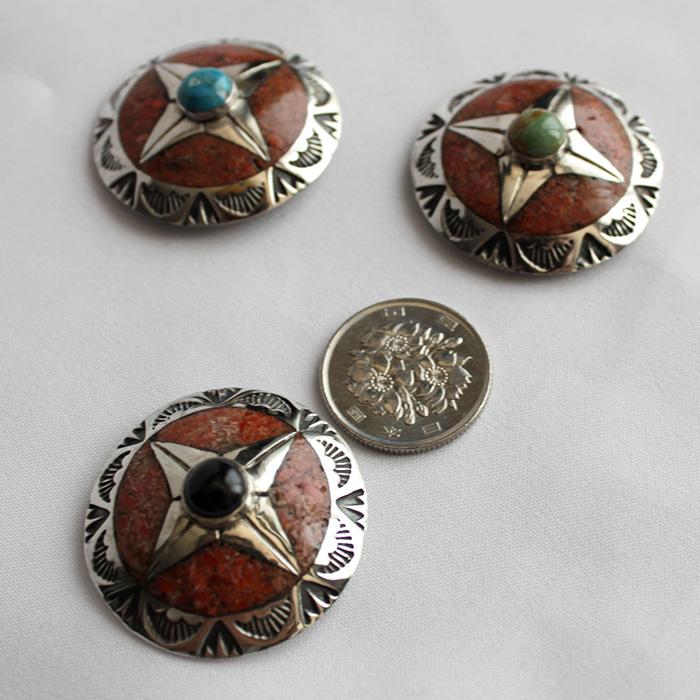 コンチョ ボタン/ネジ式/天然ストーン・クラッシュ赤珊瑚/ズニ族/レザークラフト/バイカーズウォレット/コンチョシルバー925 |  | 01