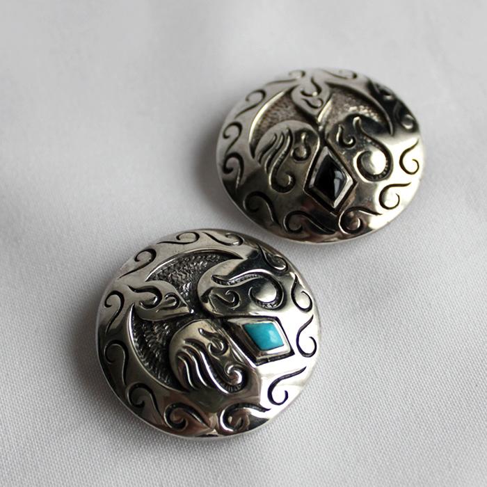コンチョ ボタン/ネジ式/天然ストーン・ブルーターコイズ・オニキス/トライバルクラウド/レザークラフト/バイカーズウォレット/コンチョシルバー925 |  | 01