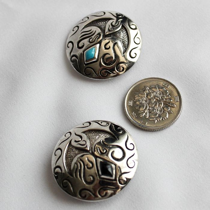 コンチョ ボタン/ネジ式/天然ストーン・ブルーターコイズ・オニキス/トライバルクラウド/レザークラフト/バイカーズウォレット/コンチョシルバー925 |  | 02