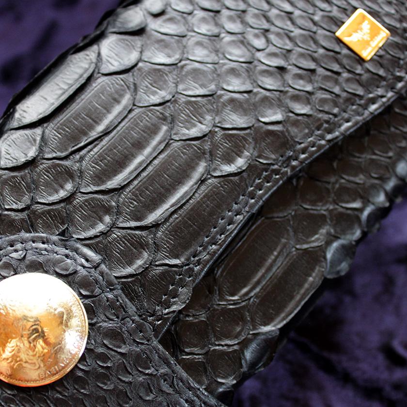 パイソンマットブラック・コンチョ付き長財布/バックカット腹側/カード収納20枚/Desire |  | 05