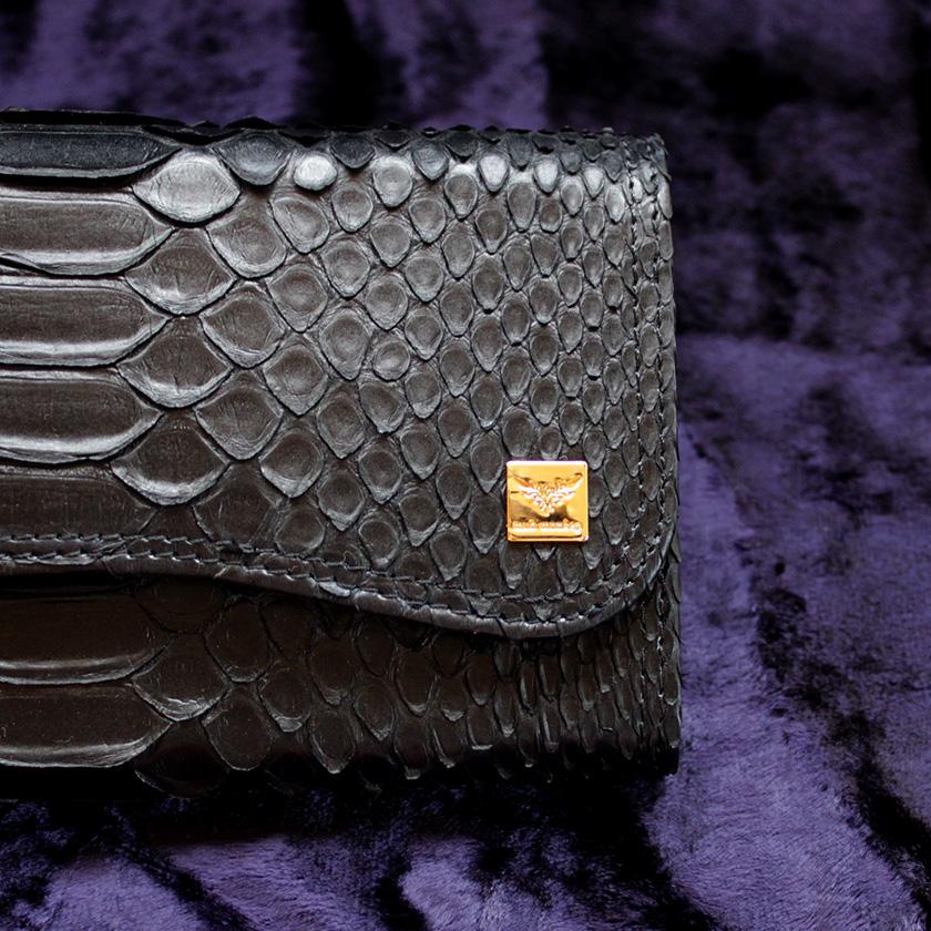 パイソンマットブラック・コンチョ付き長財布/バックカット腹側/カード収納20枚/Desire |  | 07