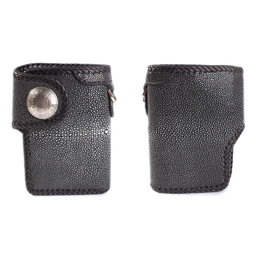ミドルウォレット 二つ折り財布 エイ革/スティングレイポリッシュ/コンチョビンテージコイン/INSIDEサドルBlack |  | 01