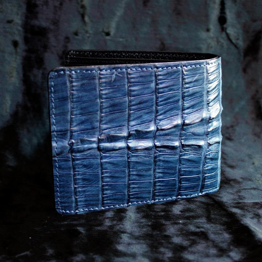 カイマンワニ革/二つ折り財布/ショートウォレット/ネイビー背面 |  | 01