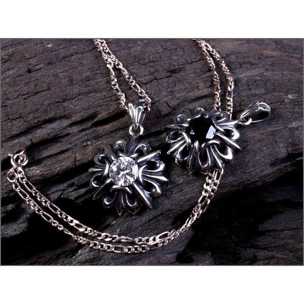 シルバー925ペンダント トップ/ユリゴシック　CZクリスタル＆ブラック |  | 01