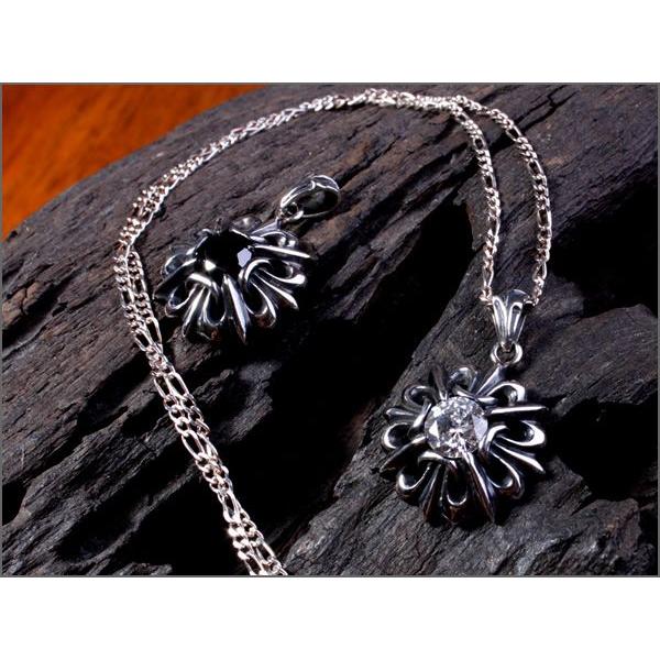 シルバー925ペンダント トップ/ユリゴシック　CZクリスタル＆ブラック |  | 02