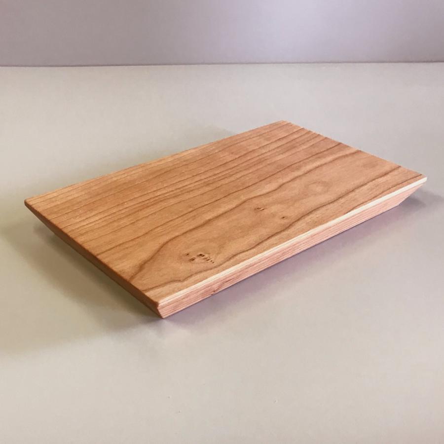 ブラックチェリー材一枚板のカッティングボード・まな板 40cm