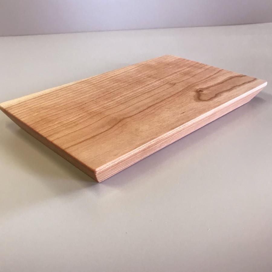 ブラックチェリー材一枚板のカッティングボード・まな板 25cm