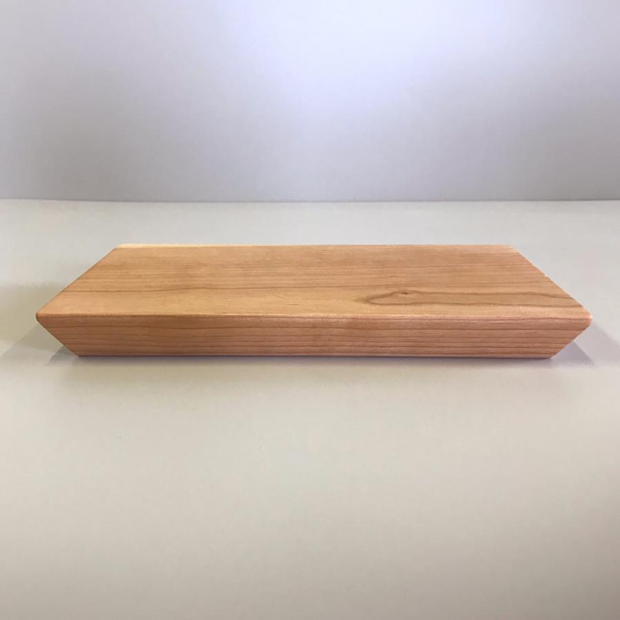 ブラックチェリー材一枚板のカッティングボード・まな板 25cm