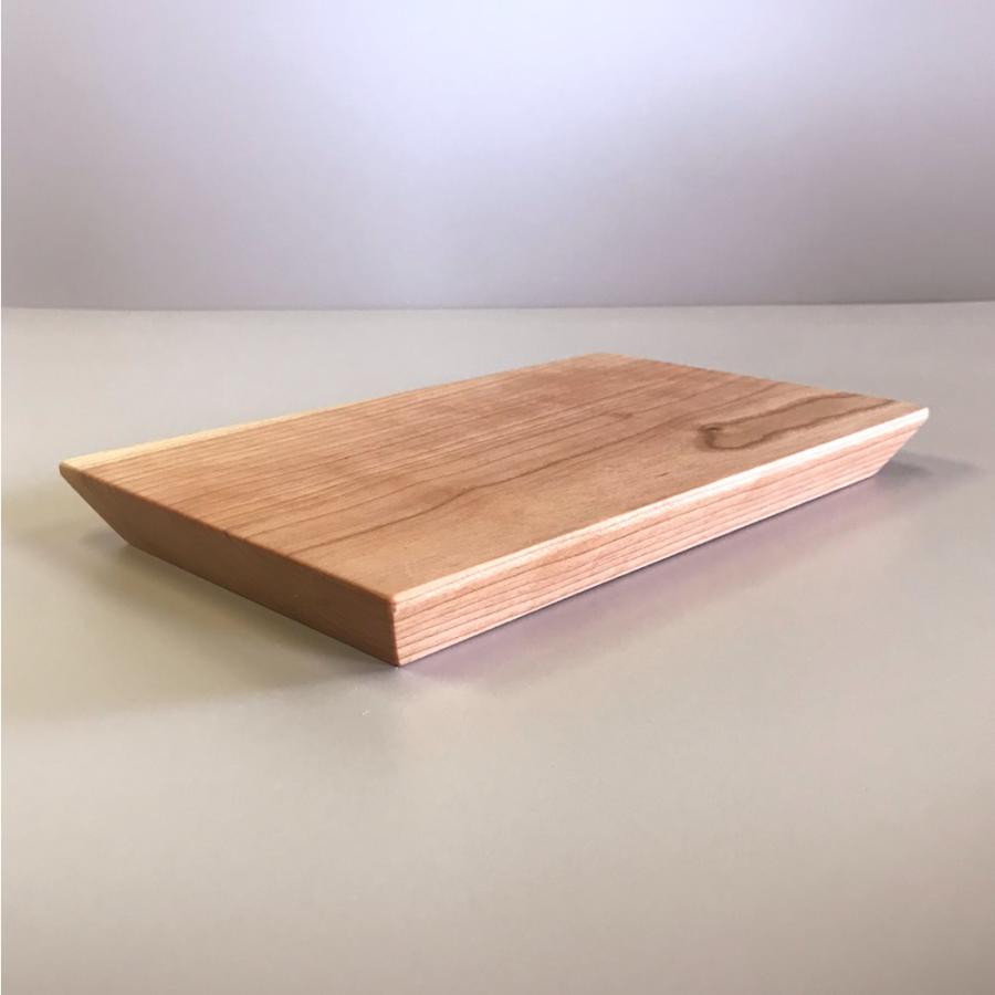 ブラックチェリー材一枚板のカッティングボード・まな板 25cm