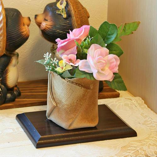 信楽焼 一輪挿し 緋色 折包 小さい スカーレット 花瓶 陶器 おしゃれ 花入 花びん 花器 フラワーベース プレゼント 信楽焼き Ma025 04g Itirin0006 夢源陶房 通販 Yahoo ショッピング