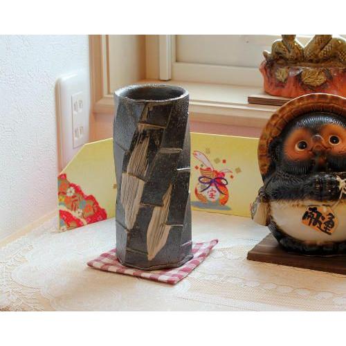 信楽焼「花入刷毛目合せつる付き」