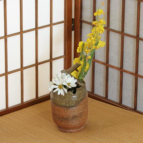 信楽焼 一輪挿し ビードロ 灰釉 手付 小さい 花瓶 陶器 おしゃれ 花入 花びん 花器 プレゼント 信楽焼き 在庫数限り あすつく Mr1018 06g Itirin0094 夢源陶房 通販 Yahoo ショッピング