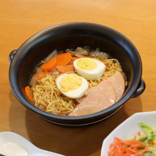 E-1 【オーブンOK】耐熱 ラーメン鉢 ペアセット（れんげ付き）黒 萬古焼 萬古焼 耐熱煮込みラーメン鉢
