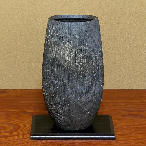 信楽焼 大きな 花瓶 黒 櫛目 11号 おしゃれ 大壺 つぼ ツボ 壷 花入 陶器 大型 花器 フラワーベース 信楽焼き Ma006 05g Ootubo0054 夢源陶房 通販 Yahoo ショッピング