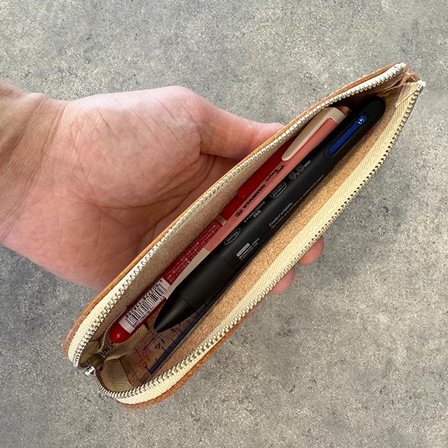 【即納 / 名入れ無料】本革 ペンケース L字 ペン入れ 筆箱 コンパクト 栃木レザー 名入れ 御祝 文房具 チャック 入学 |  | 05