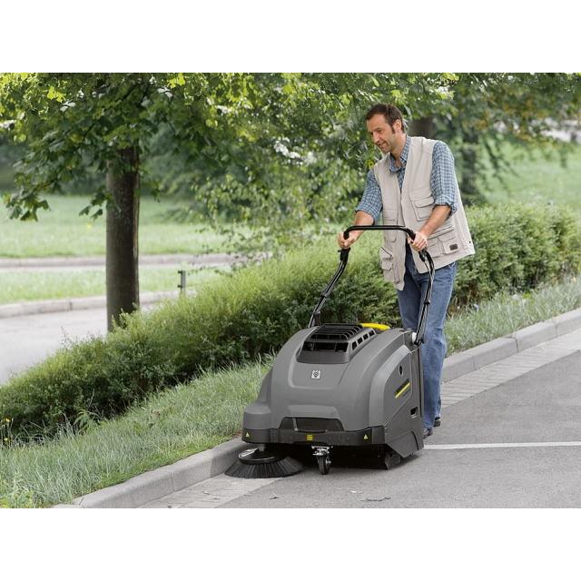 業務用自走式バキュームスイーパー KM75/40W ケルヒャー 自走式スイーパー KM75／40W BP