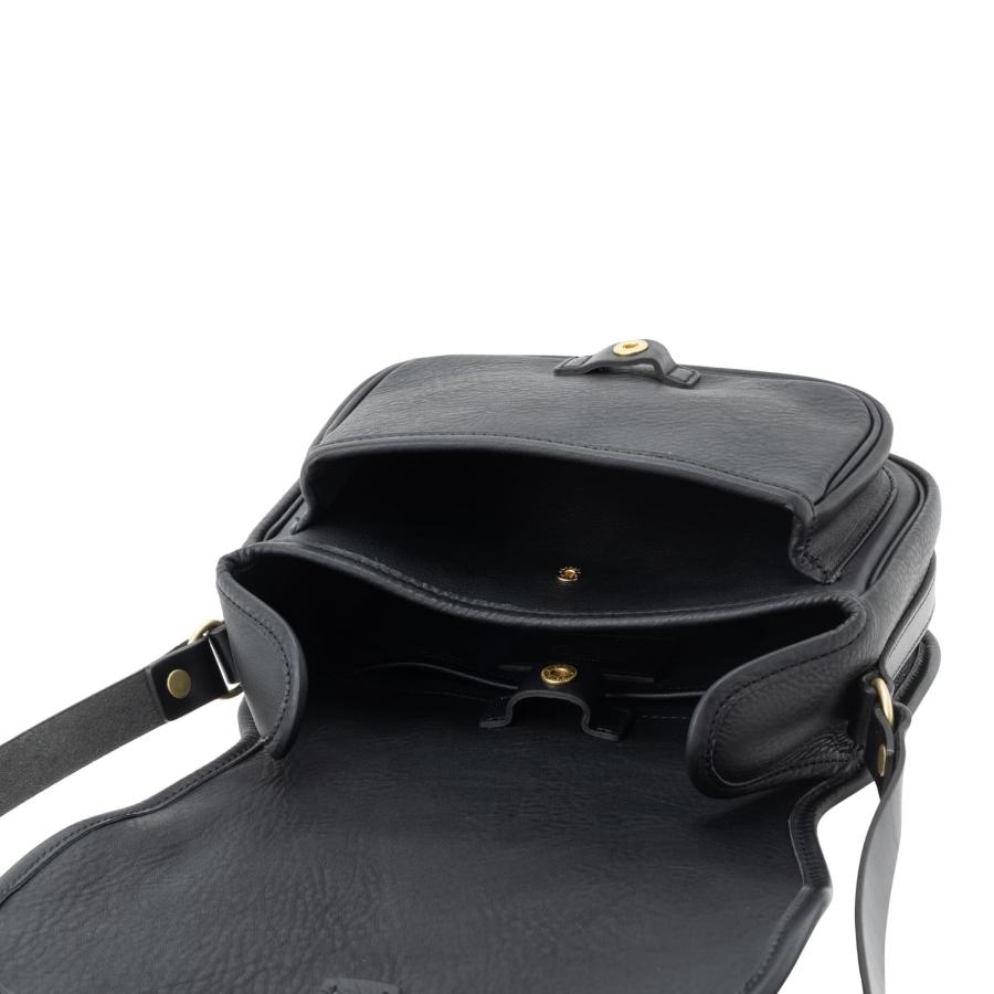 【極美品】SLOW スロウ　ショルダーバッグ　大容量　レーザー　黒 SLOW(ファッション) 最大50% 10/5限定 SLOW スロウ バッグ