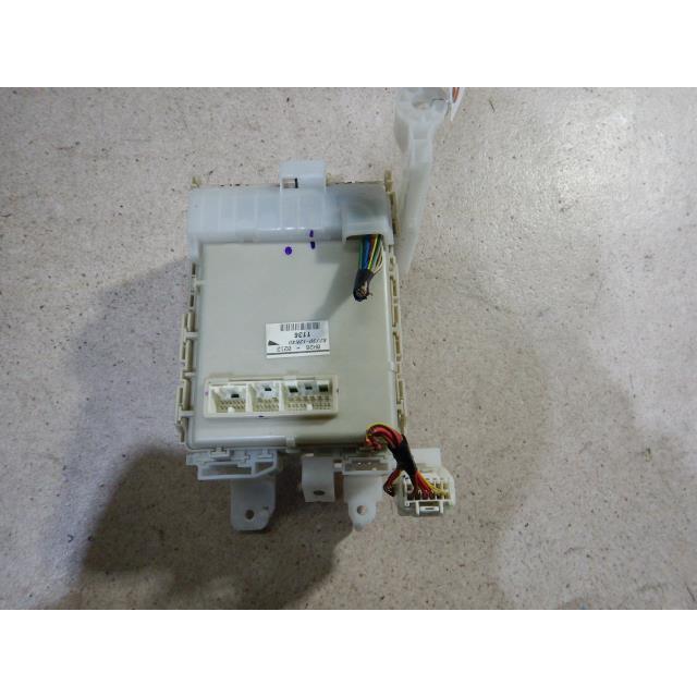 カローラアクシオ DBA-NZE141 ヒューズボックス 313569 : 有限会社