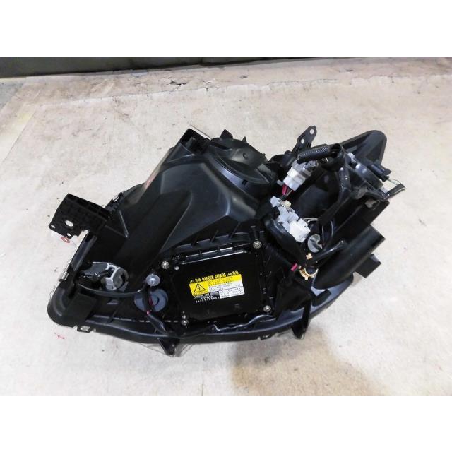 マークＸジオ DBA-ANA15 右ヘッドライト 281001の画像