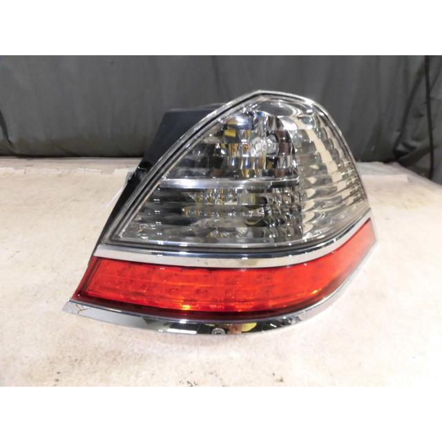 イメージ オデッセイ DBA-RB1 右テールランプ 281018 : 有限会社 村上パーツ