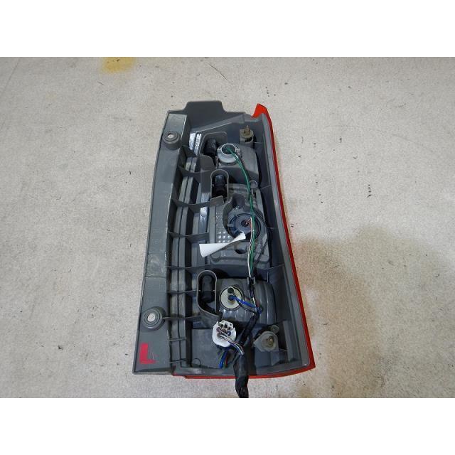 タントエグゼ DBA-L455S 左テールランプ 295512の画像