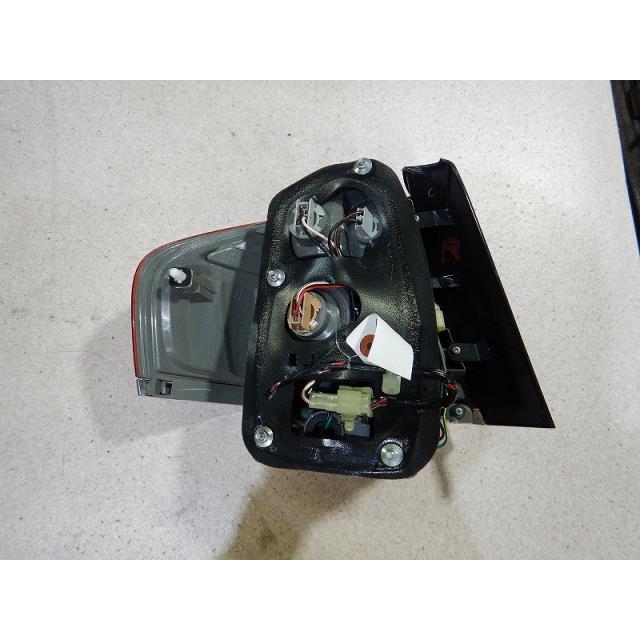 cba-bL5 レガシー テールライト レガシィ CBA-BL5 右テールランプ 306792 : 有限会社 村上パーツ