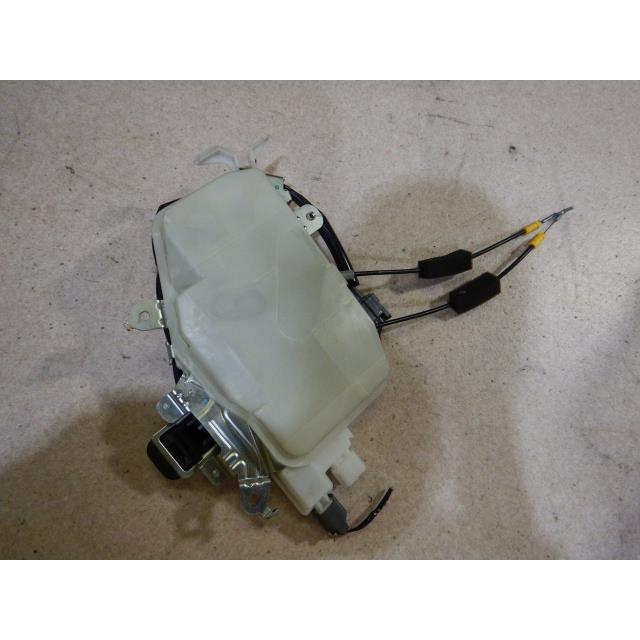 ステップワゴン DBA-RG1 右リアスライドドアロックソレノイド 309339
