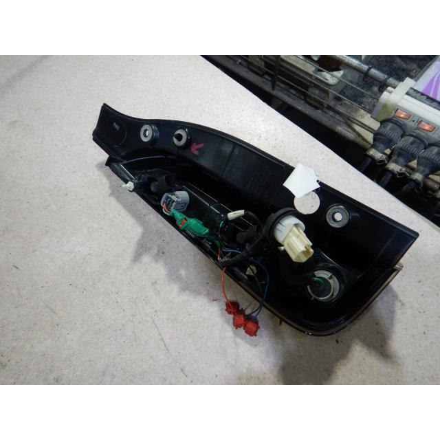 スペーシア スペーシアカスタム DBA-MK32S 右テールランプ Y317593