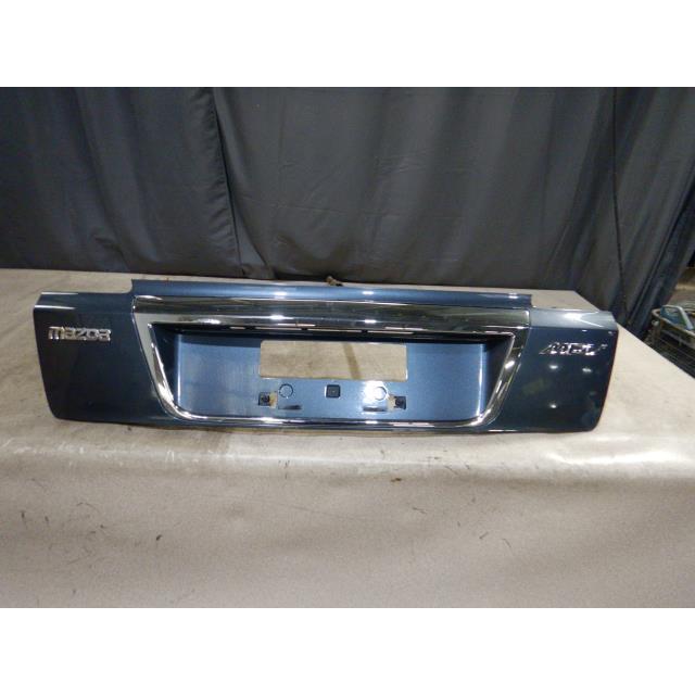 MPV DBA-LY3P リアガーニッシュ 341447 : 有限会社 村上パーツ