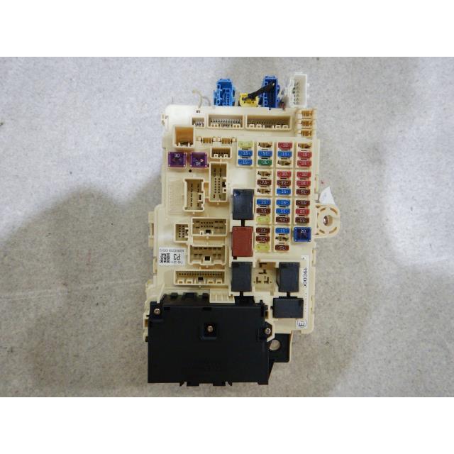 N-ONE N−ONE DBA-JG2 ヒューズボックス 354254 : 有限会社 村上