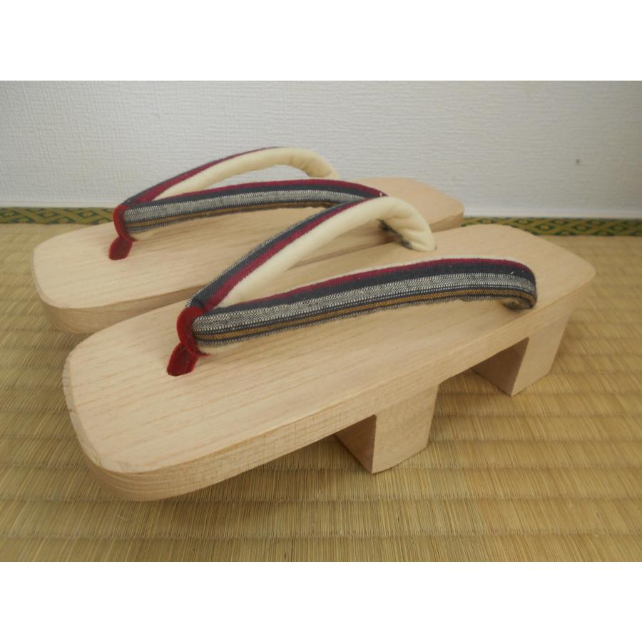 雪下草 新品 桐下駄 白木芳町 二枚歯 グレー縞柄 本天裏鼻緒 : 村越履物店 - 通販 - Yahoo!ショッピング