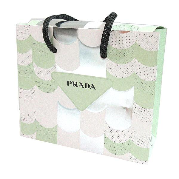 新品　箱袋付き　PRADA 大人気品薄色　P75チューリップ　チークプレゼントに PRADA（プラダ） ≪新品≫プラダ タッチ チーク P75 チューリップ