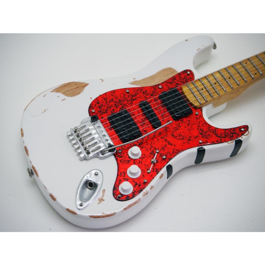 Musical Story 1 4 ミニチュア ギター モトリー クルー ミック マーズ ストラトキャスター Stw 贈り物 観賞 置物 飾る 装飾品 美術 オブジェ 木製 ハンドメイド Cn Dsh7 Qkw7 ミニチュア楽器 ギター 専門店 Wmg 通販 Yahoo ショッピング