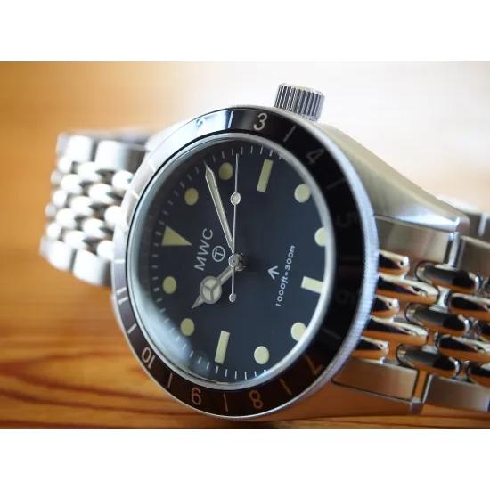 【New】ミリタリーウォッチ MWC時計 1960s 39mm ハイブリッド 300m ダイバーズ サブマリーナ  ステンブレスレット メカクォーツ SEIKO VH31 レトロペイントの画像